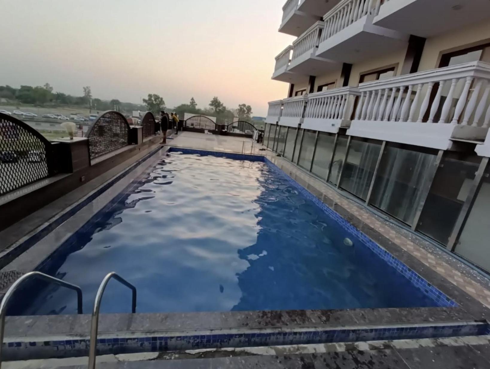 Hotel Lotus Paradise - Banquet & Dining - Near Murthal Sukhdev Rai Bagian luar foto
